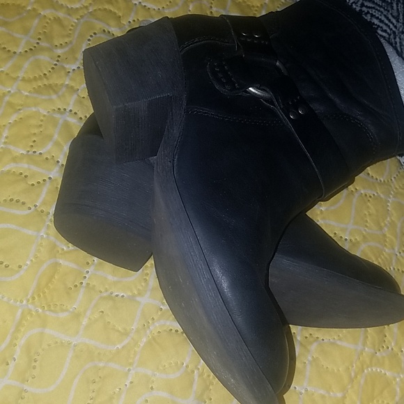 Boots - Picture 8 of 8